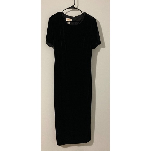Talbots Dresses & Skirts - Talbots Velvet Sheath Dress Women 10 Black Midi Core Goth Classic Vintage 90s